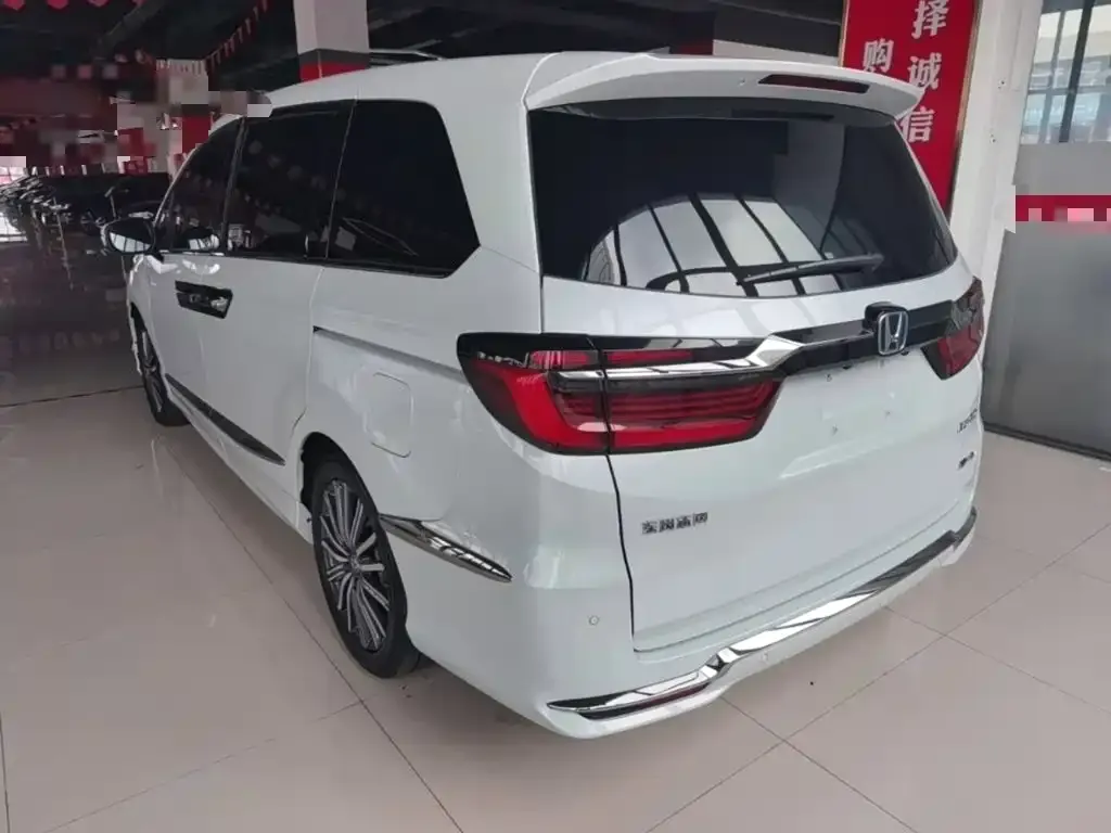 Honda Elysion 2024 из CN, фото 5