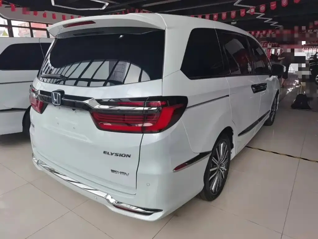 Honda Elysion 2024 из CN, фото 10