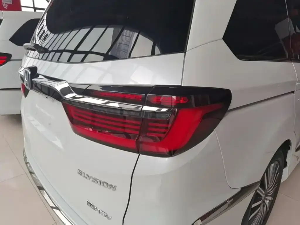Honda Elysion 2024 из CN, фото 2