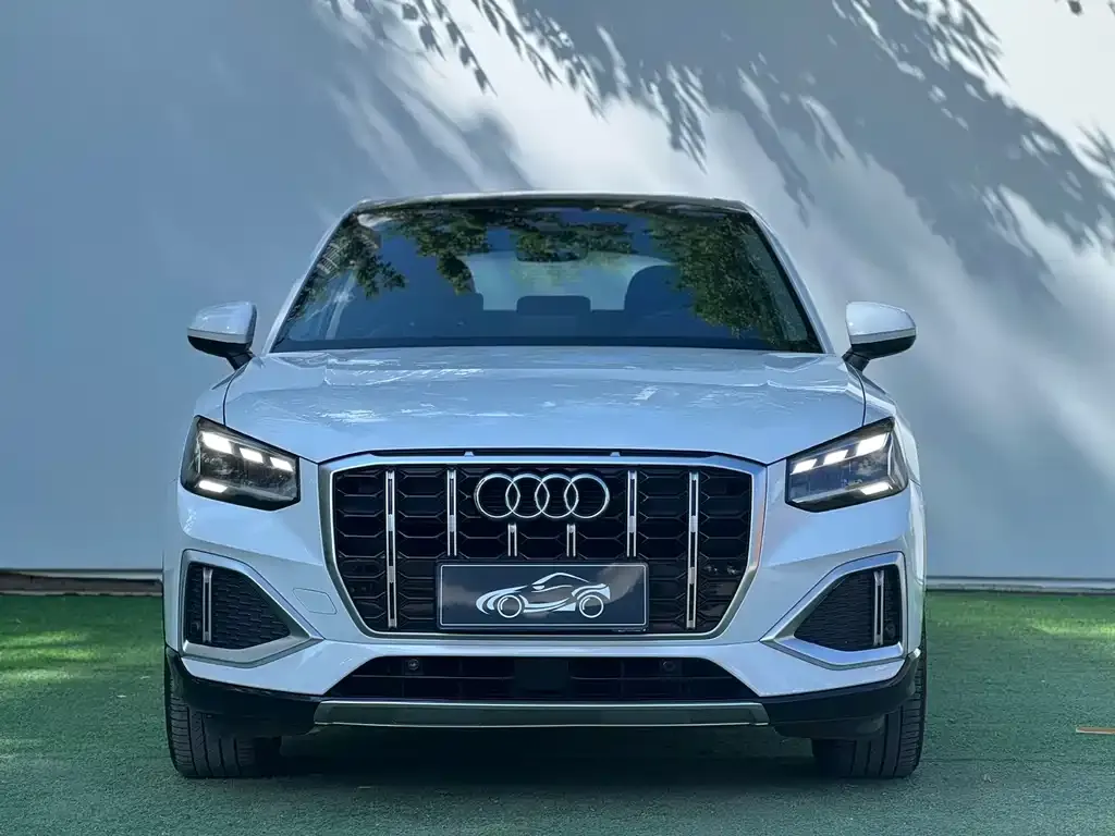 Audi Q2L — фото 5