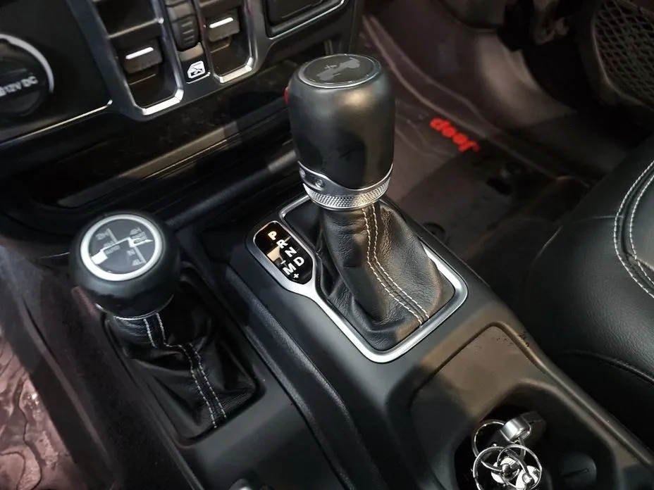 Jeep Wrangler 2023 из KR, фото 5