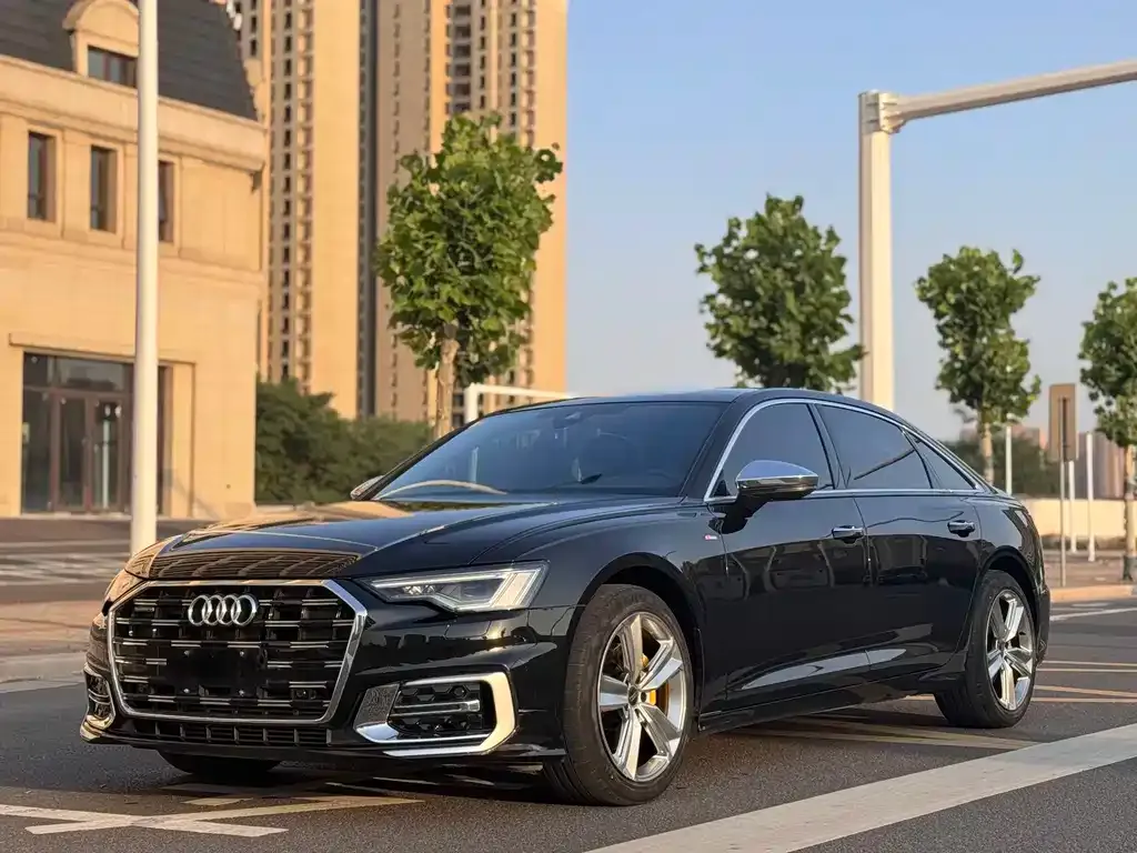 Audi A6L — фото 1