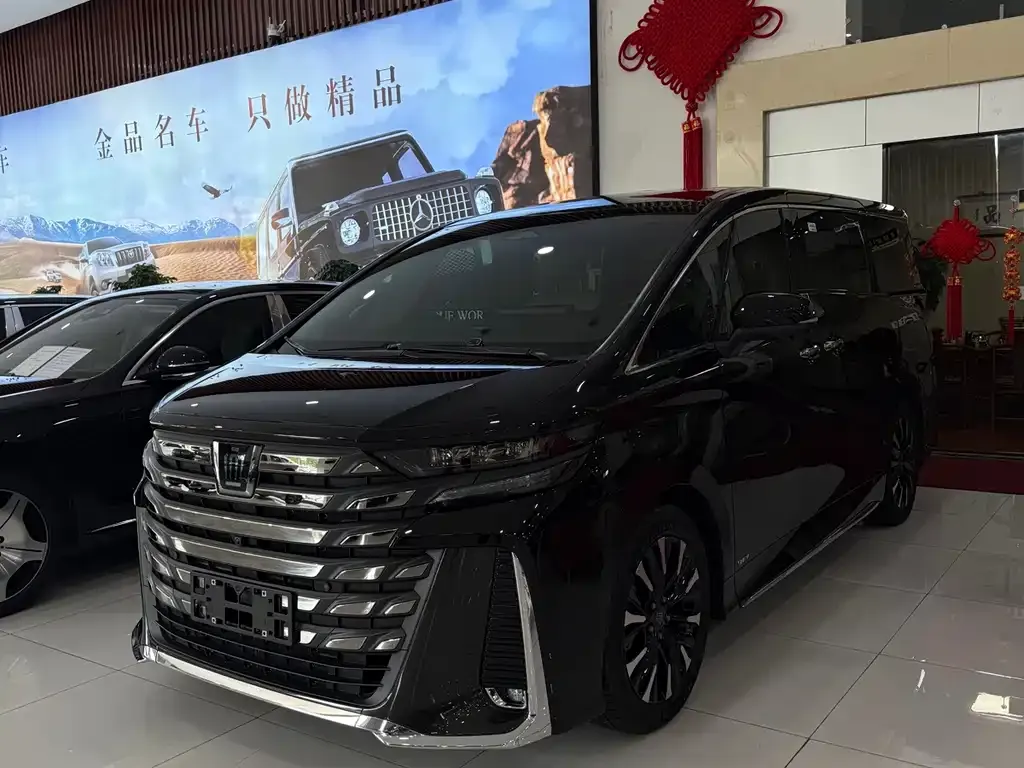 Toyota Vellfire — фото 1