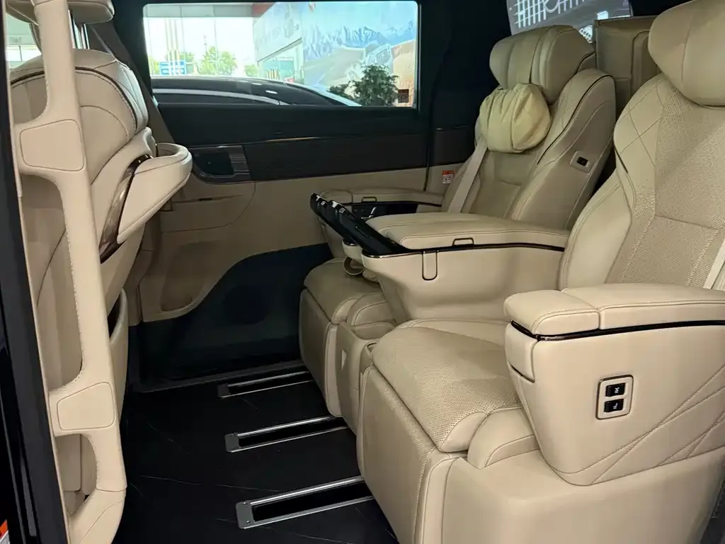 Toyota Vellfire — фото 4