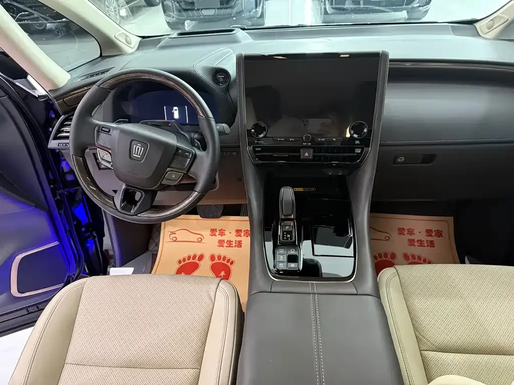 Toyota Vellfire — фото 10