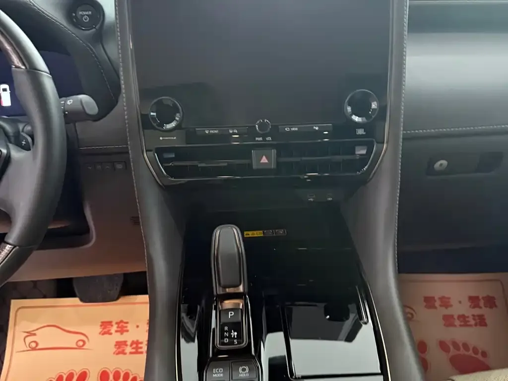 Toyota Vellfire — фото 3