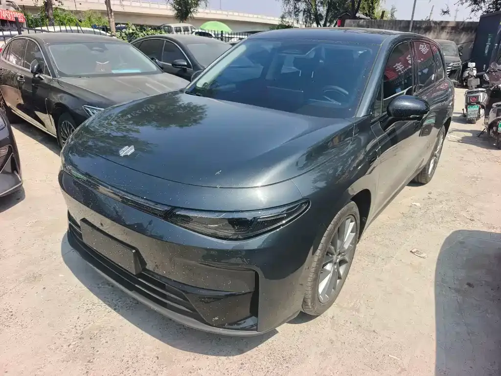Leapmotor C10