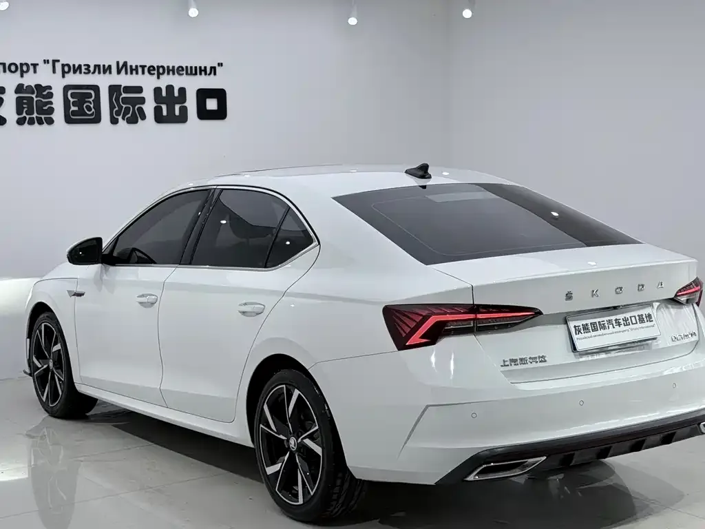 Skoda Octavia — фото 2