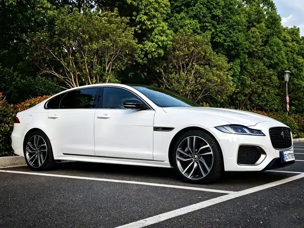 Jaguar XFL — фото 6