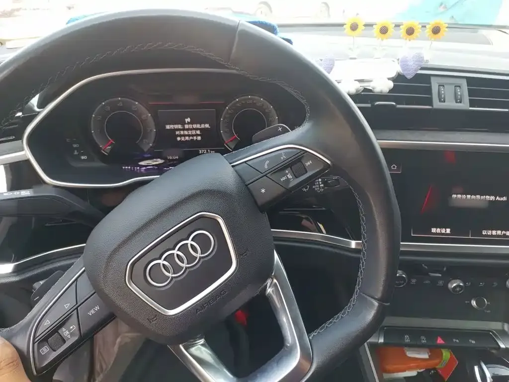 Audi Q3 — фото 10