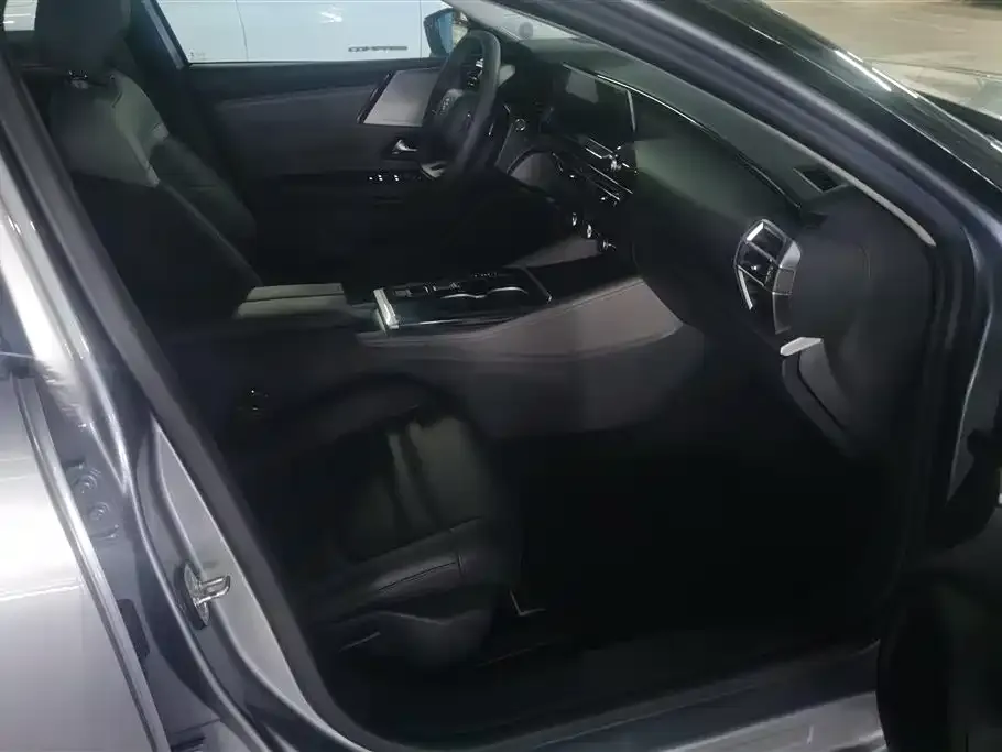 Citroen C5 X 2025 из CN, фото 4