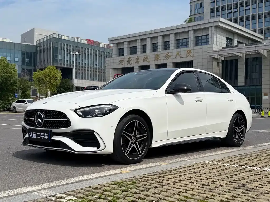 Mercedes-Benz C-Class — фото 1