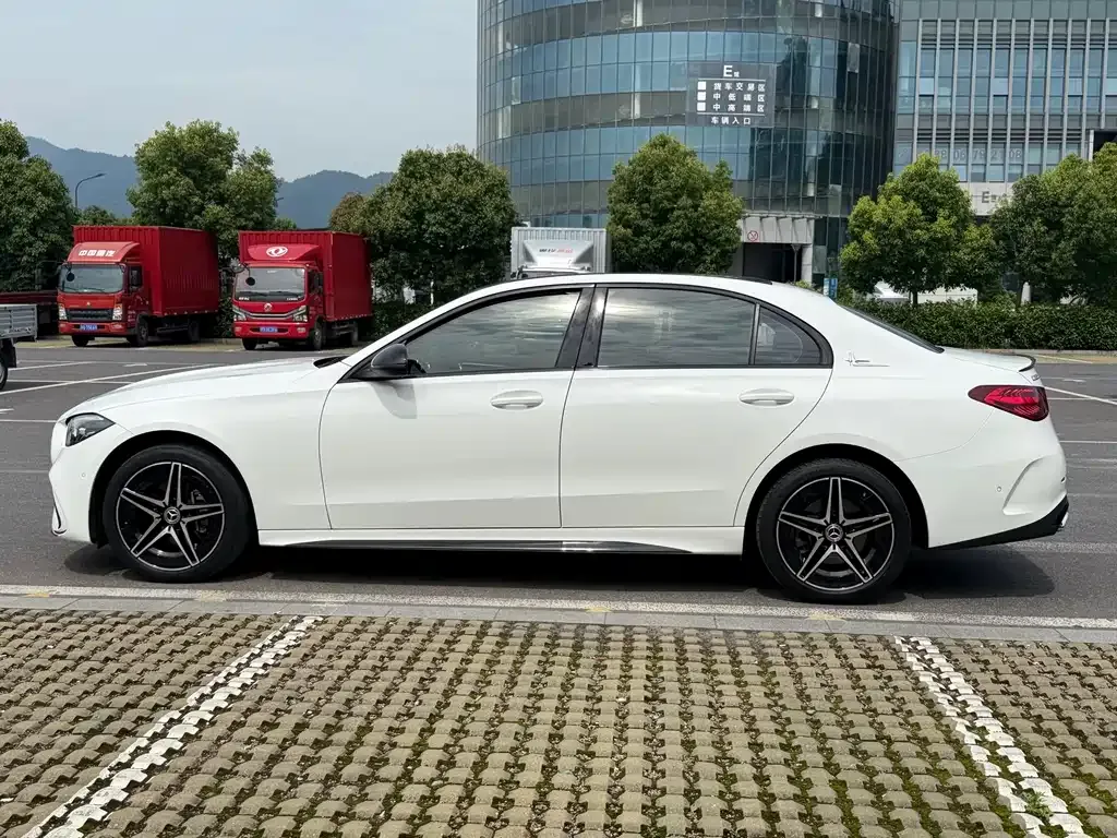Mercedes-Benz C-Class — фото 10