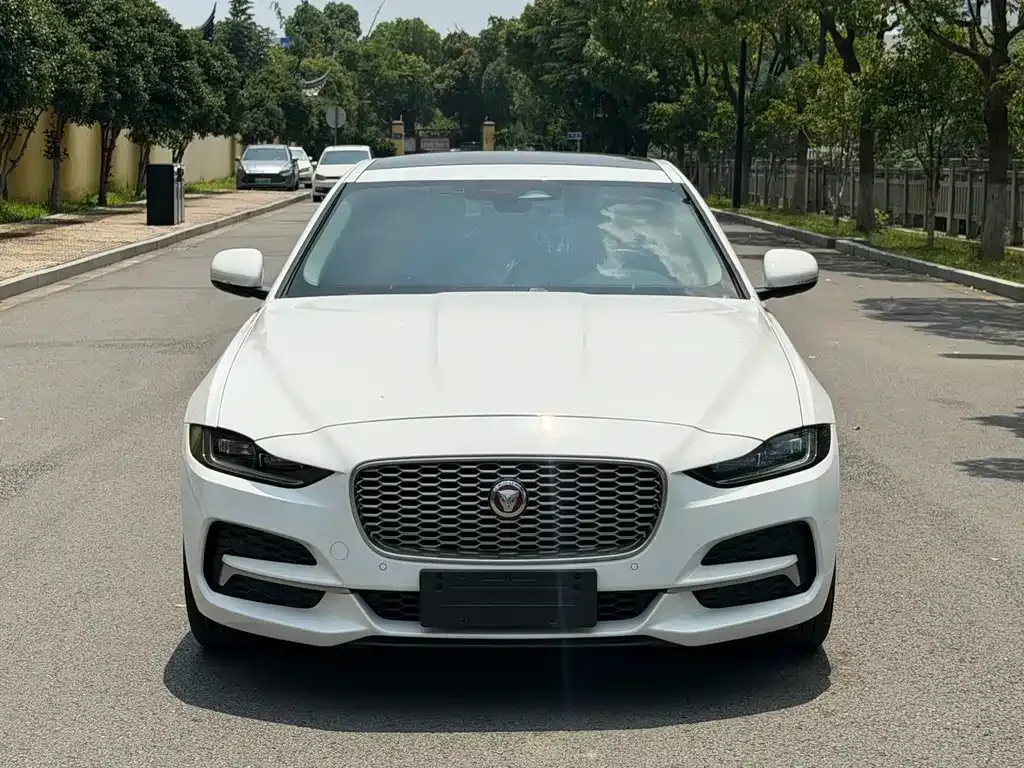 Jaguar XEL — фото 1
