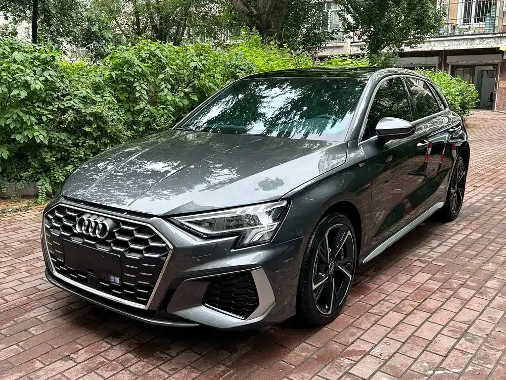 Audi A3 — фото 1