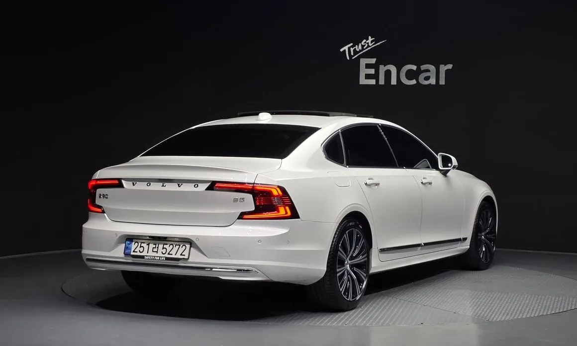 Volvo S90 2023 из KR, фото 5