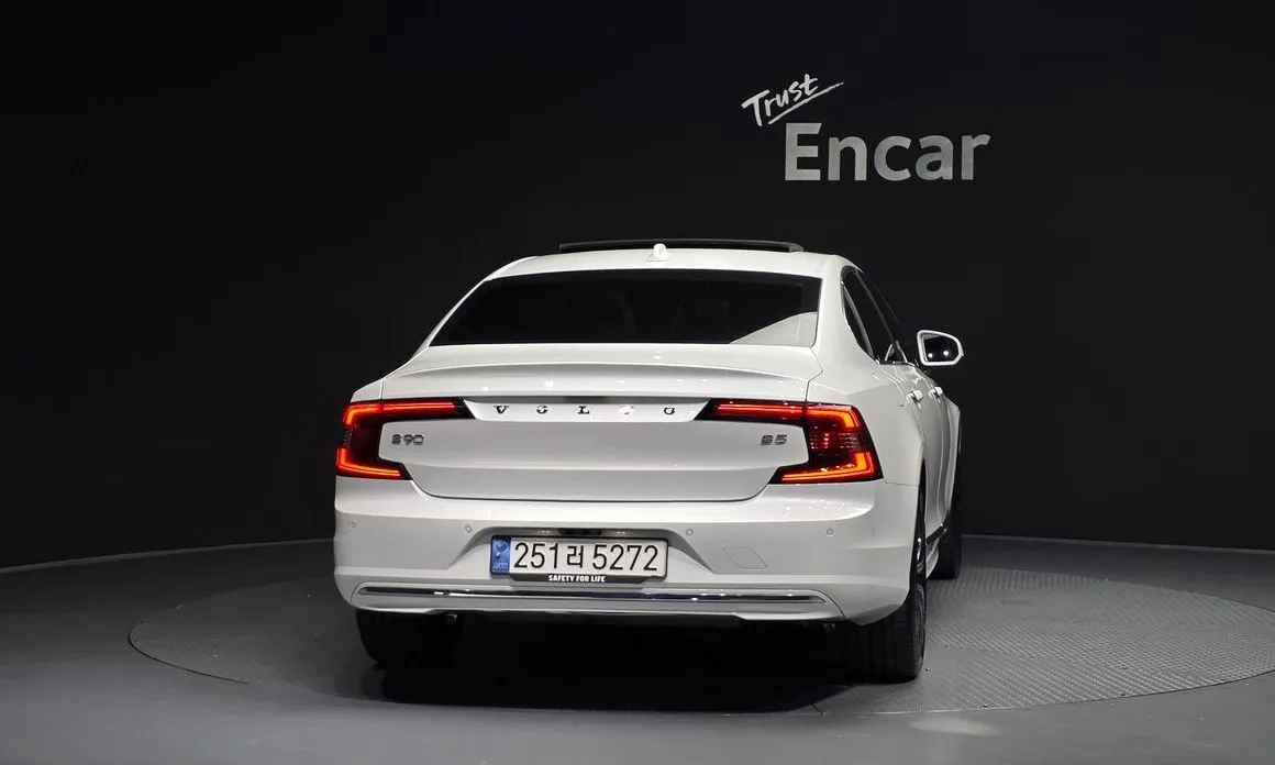 Volvo S90 2023 из KR, фото 4