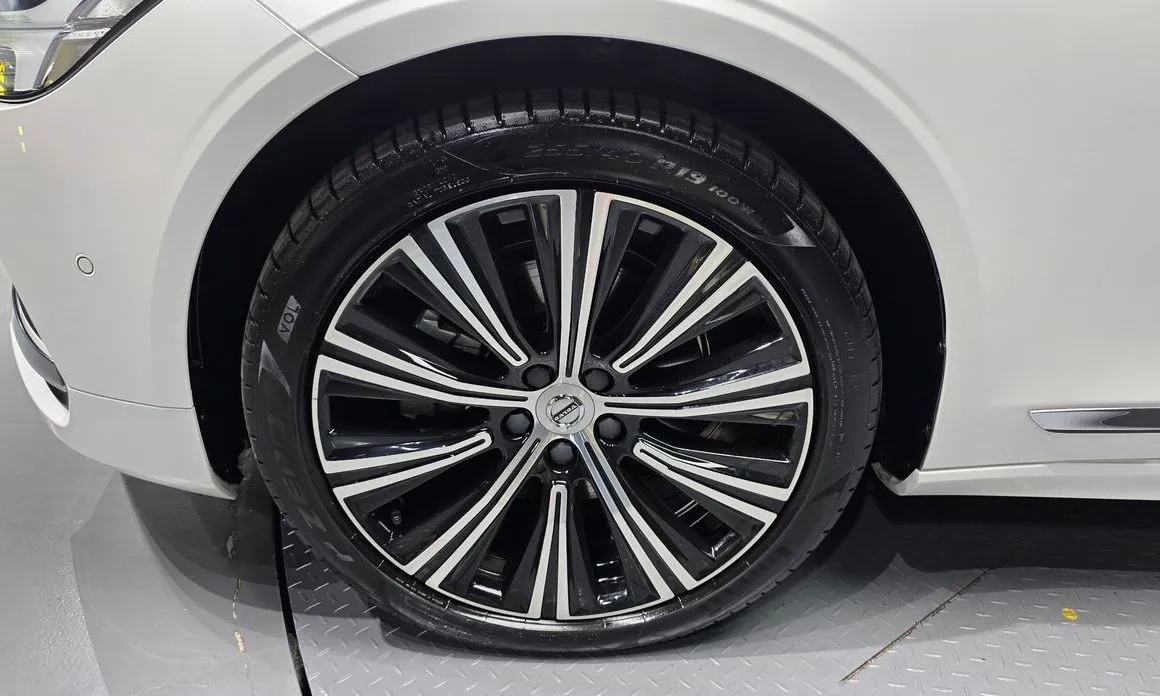 Volvo S90 2023 из KR, фото 8