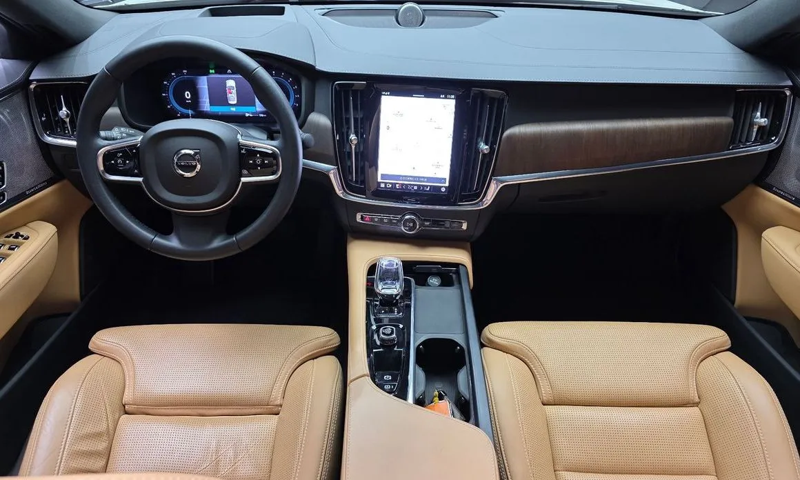 Volvo S90 2023 из KR, фото 3