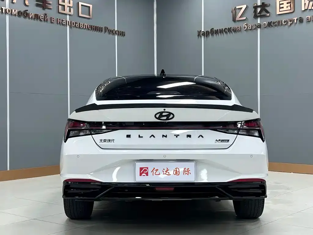 Hyundai Elantra — фото 3