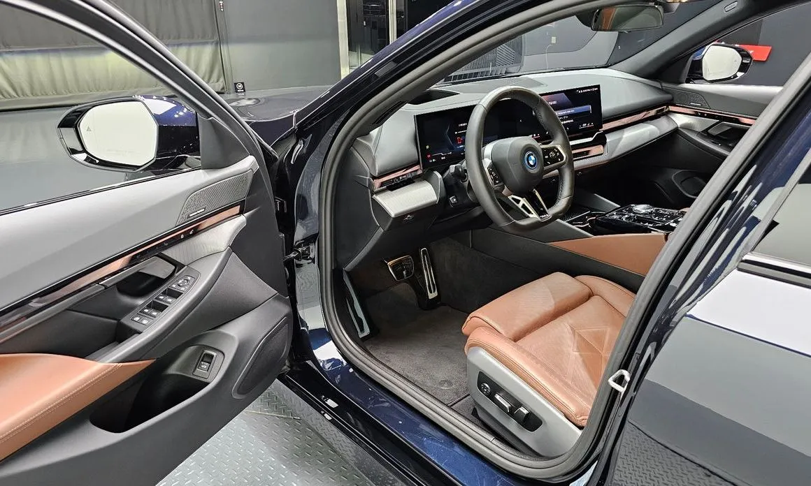 BMW i5 — фото 10