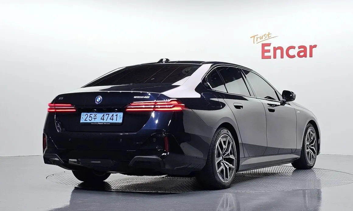BMW i5 — фото 9
