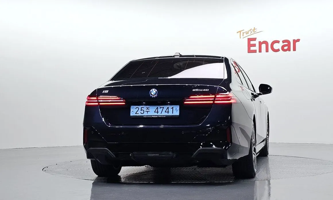 BMW i5 — фото 3