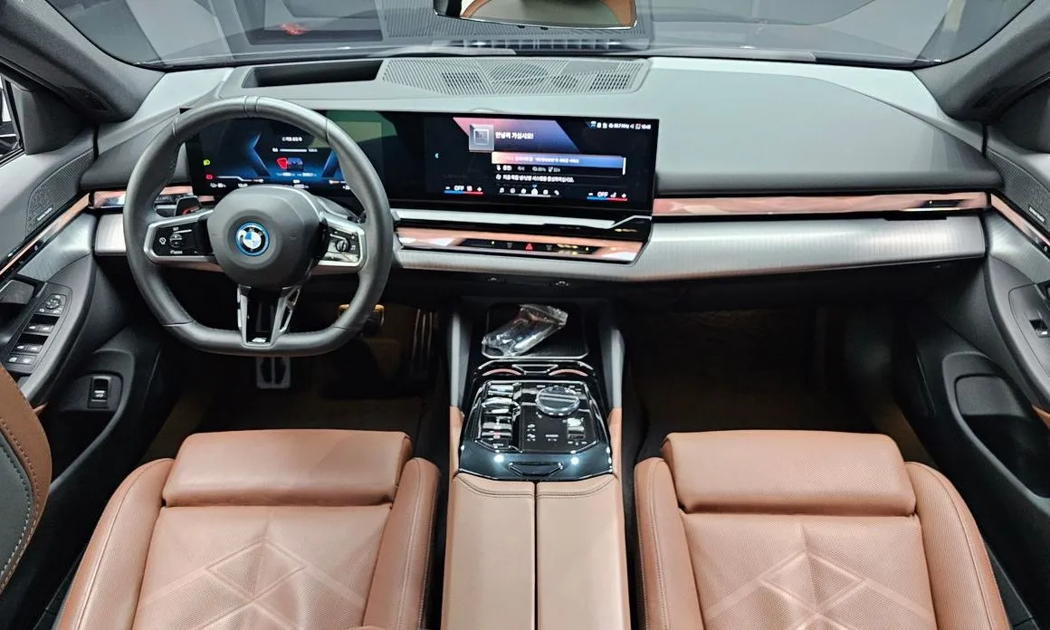 BMW i5 — фото 5