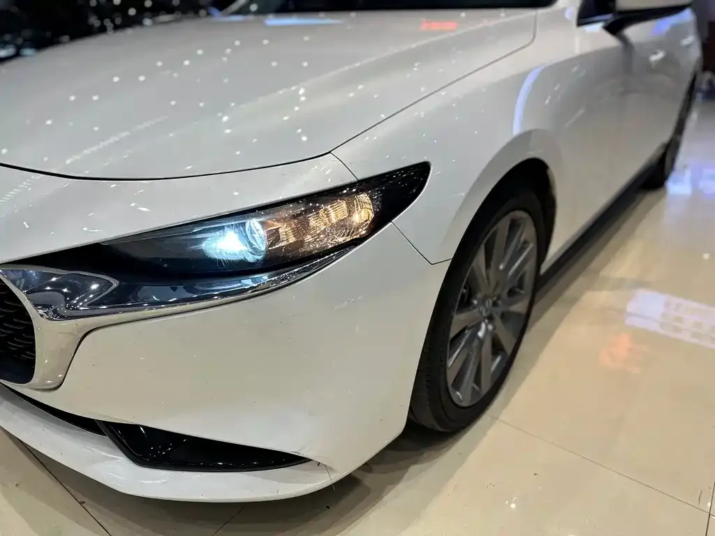 Mazda 3 Axela 2022 из CN, фото 4