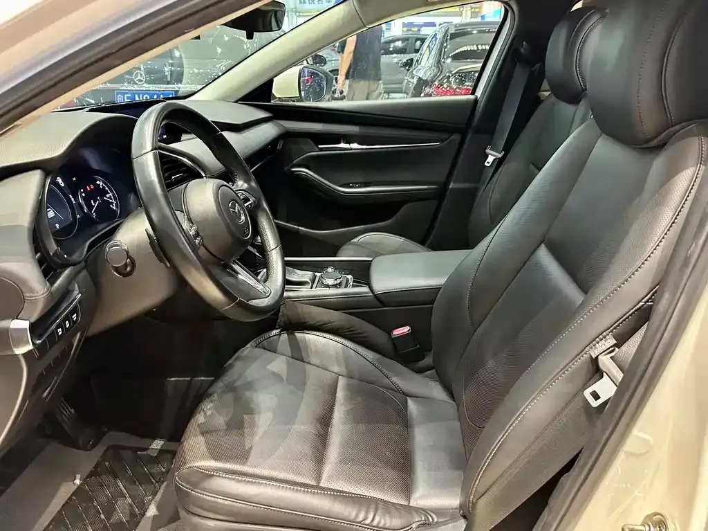 Mazda 3 Axela 2022 из CN, фото 6