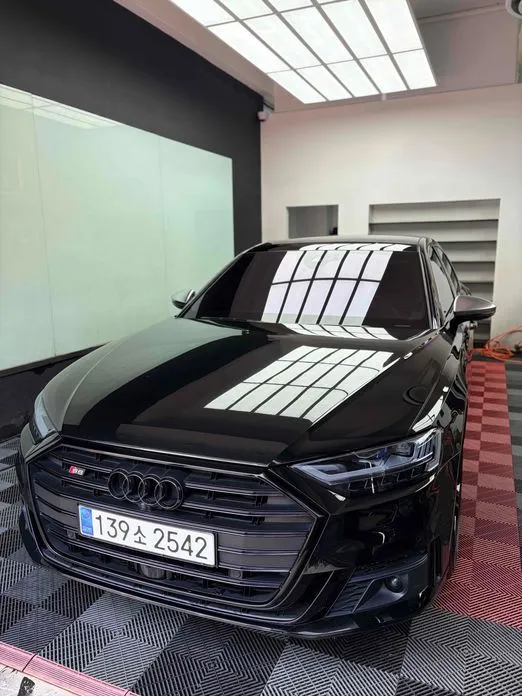 Audi S8