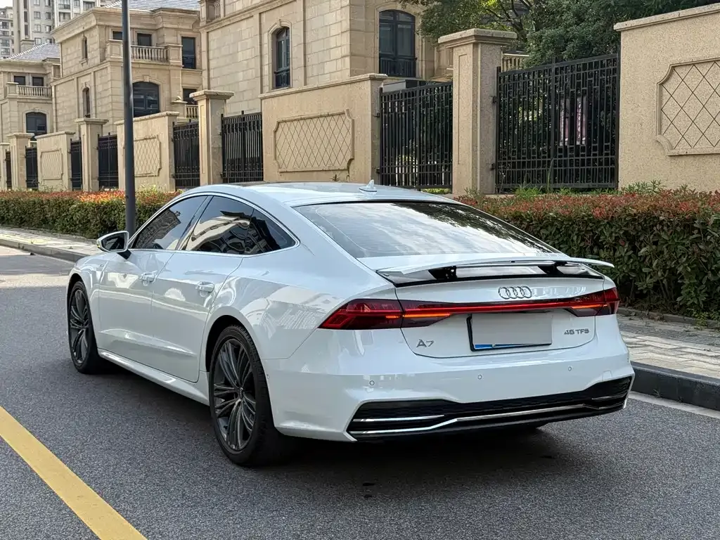 Audi A7 — фото 8