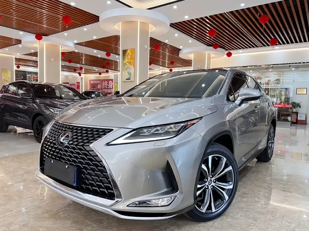 Lexus RX — фото 1