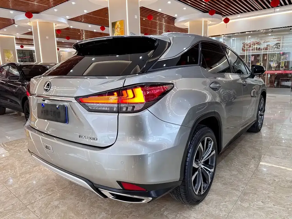 Lexus RX — фото 5