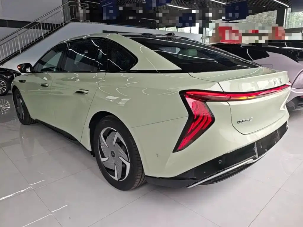 Hongqi EH7 2025 из CN, фото 9