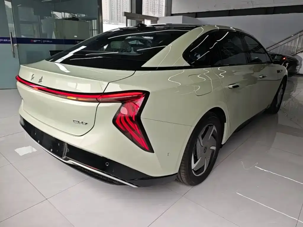 Hongqi EH7 2025 из CN, фото 4