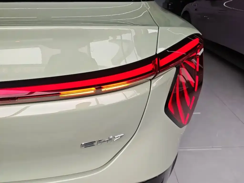 Hongqi EH7 2025 из CN, фото 3