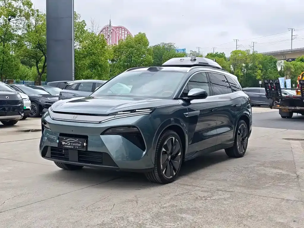 BYD Tang L