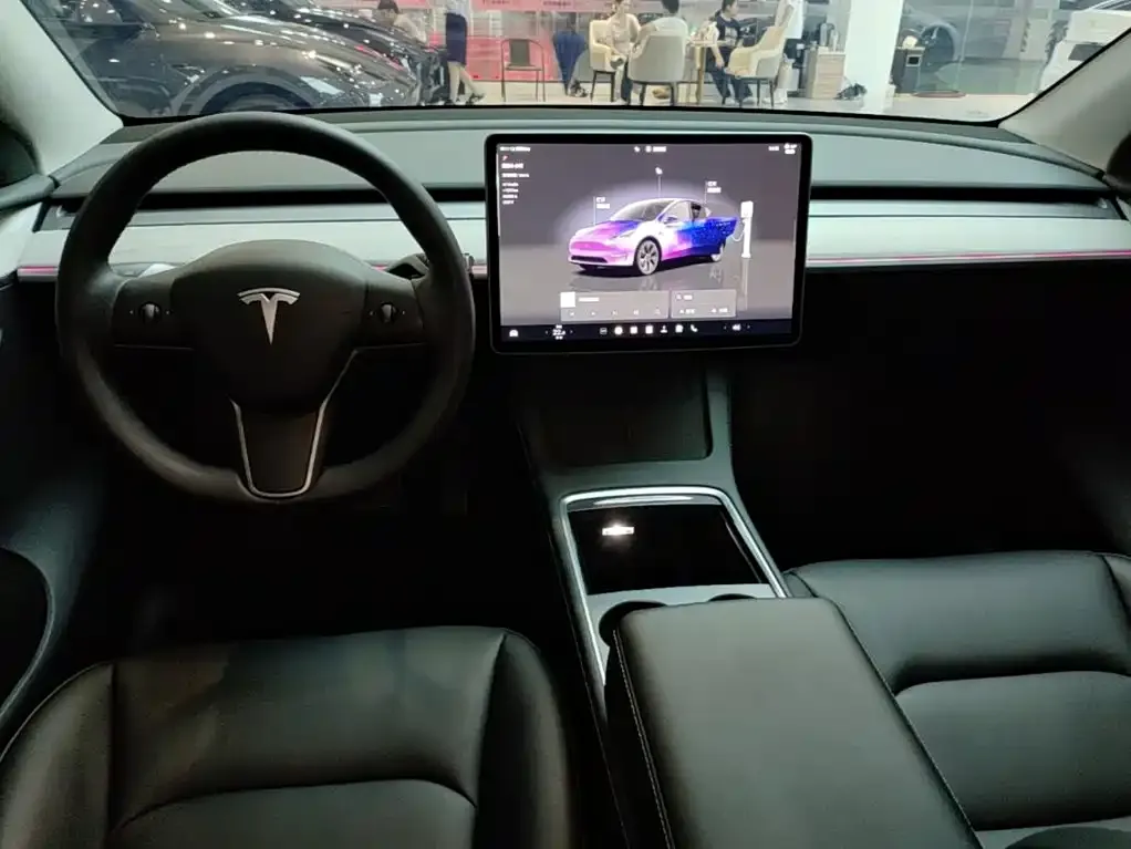 Tesla Model Y — фото 5
