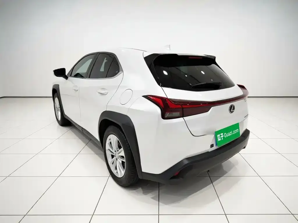 Lexus UX — фото 7