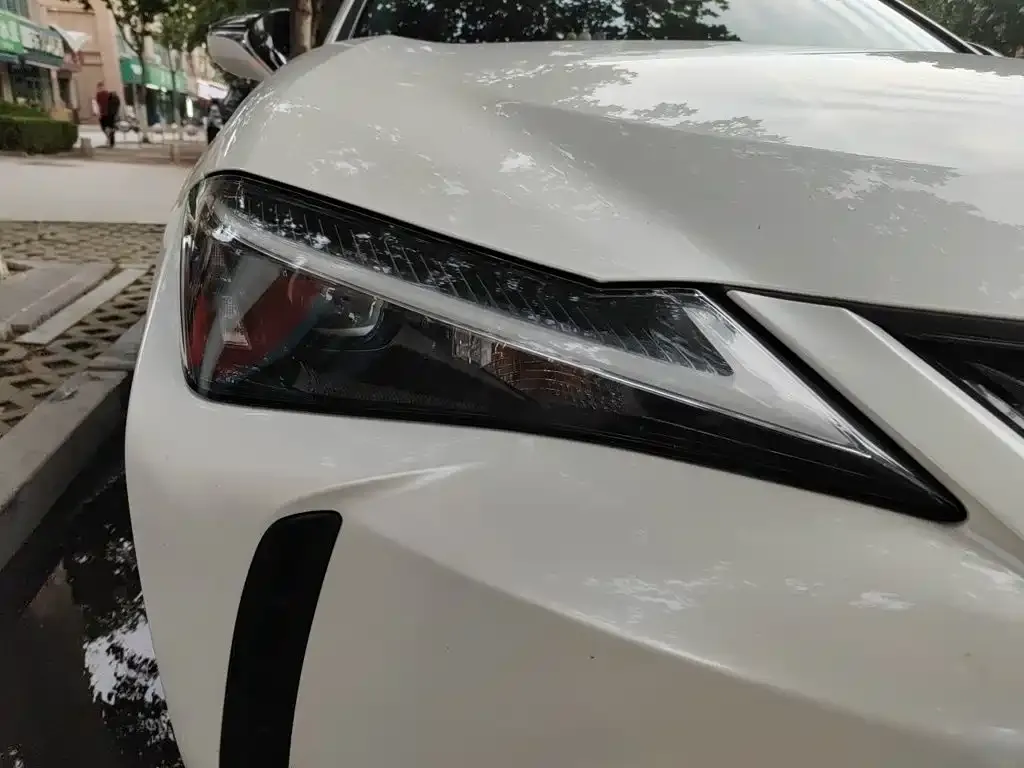 Lexus UX — фото 8