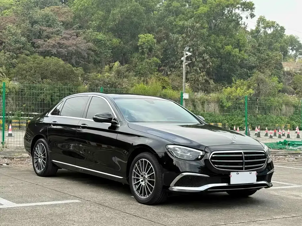 Mercedes-Benz E-Class — фото 10