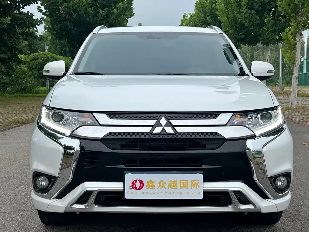 Mitsubishi Outlander — фото 6