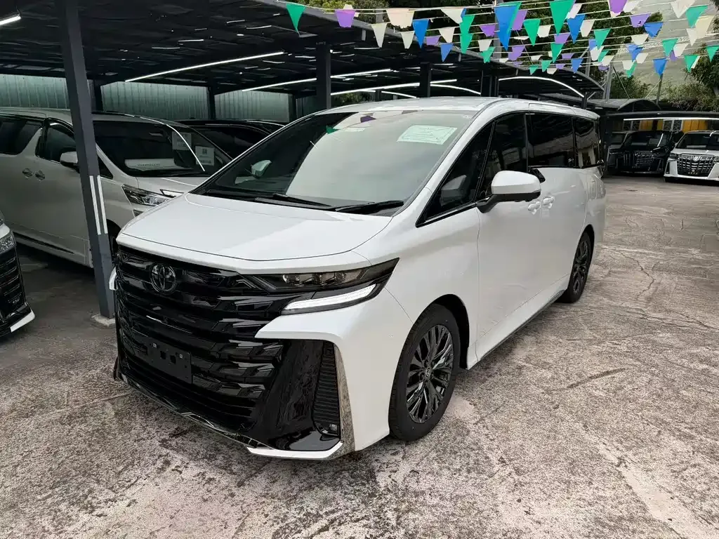 Toyota Alphard — фото 4