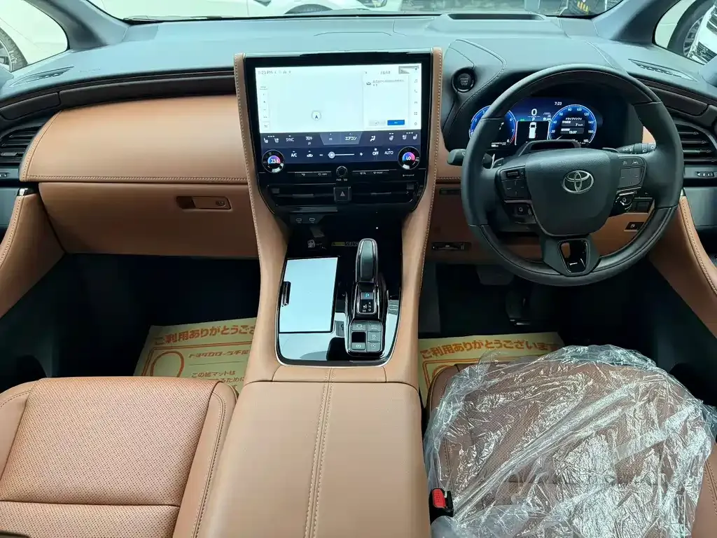 Toyota Alphard — фото 2