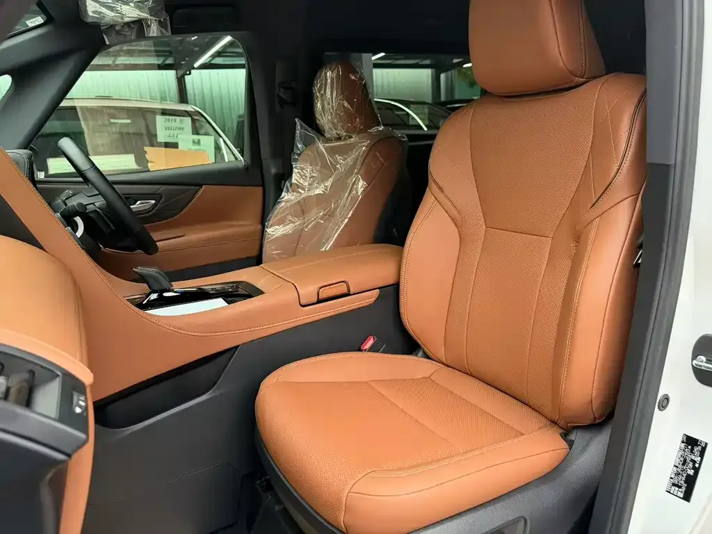 Toyota Alphard — фото 3