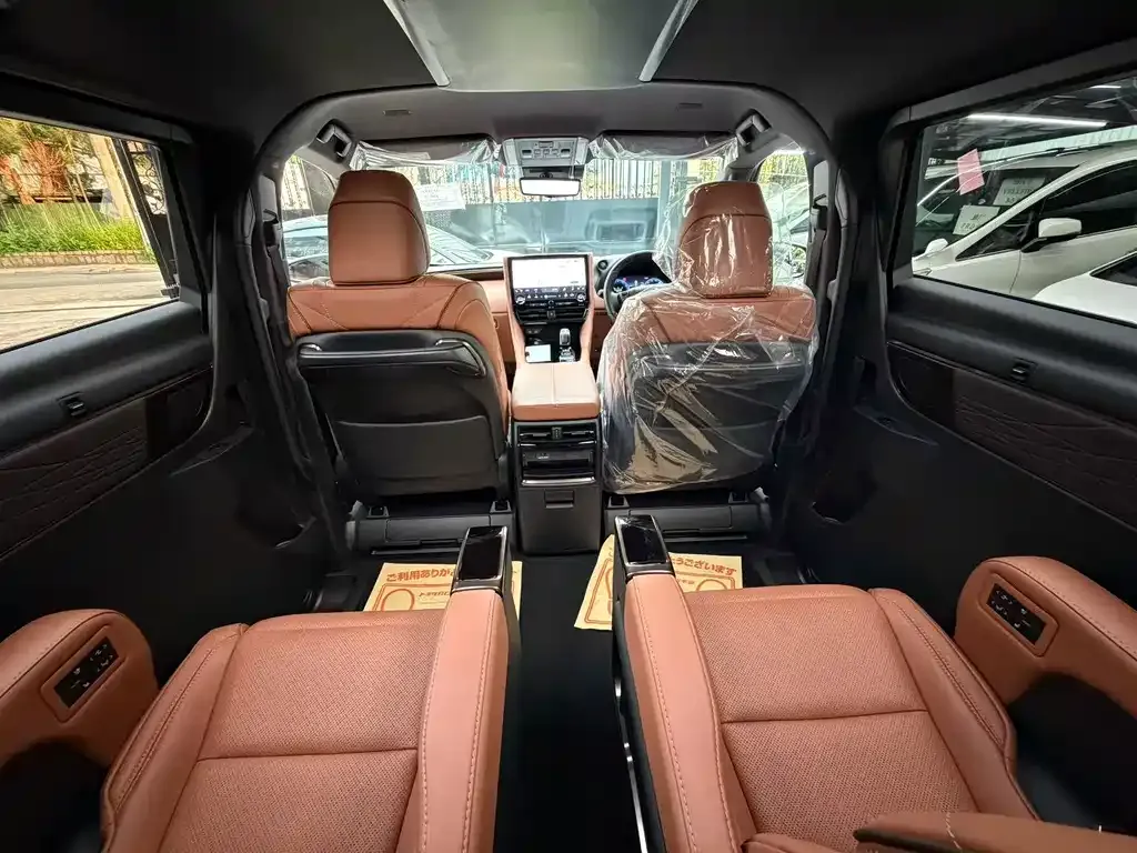 Toyota Alphard — фото 8