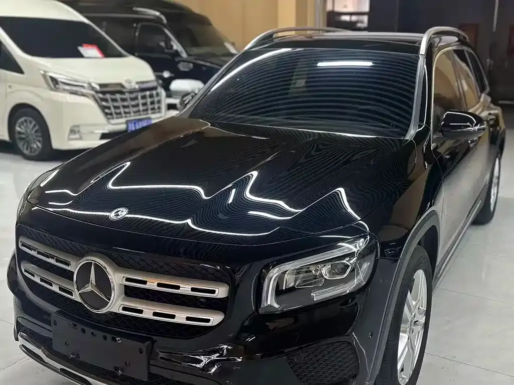 Mercedes-Benz GLB — фото 1