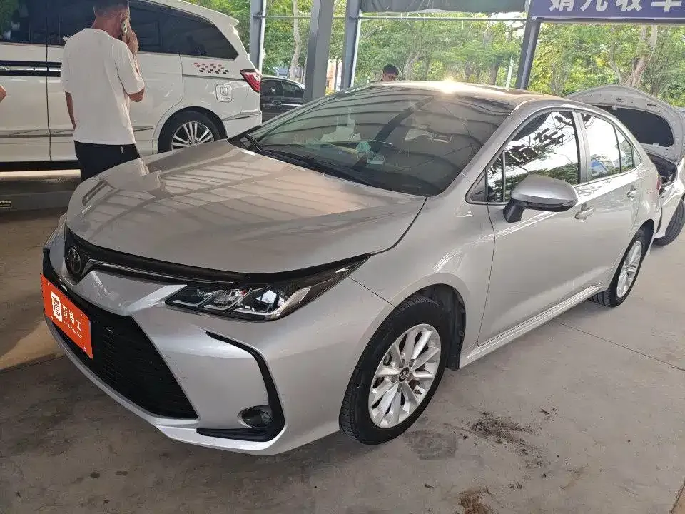 Toyota Corolla — фото 1