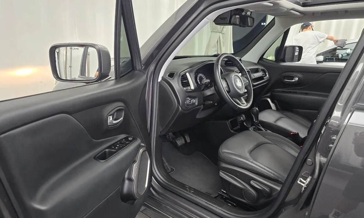 Jeep Renegade — фото 10